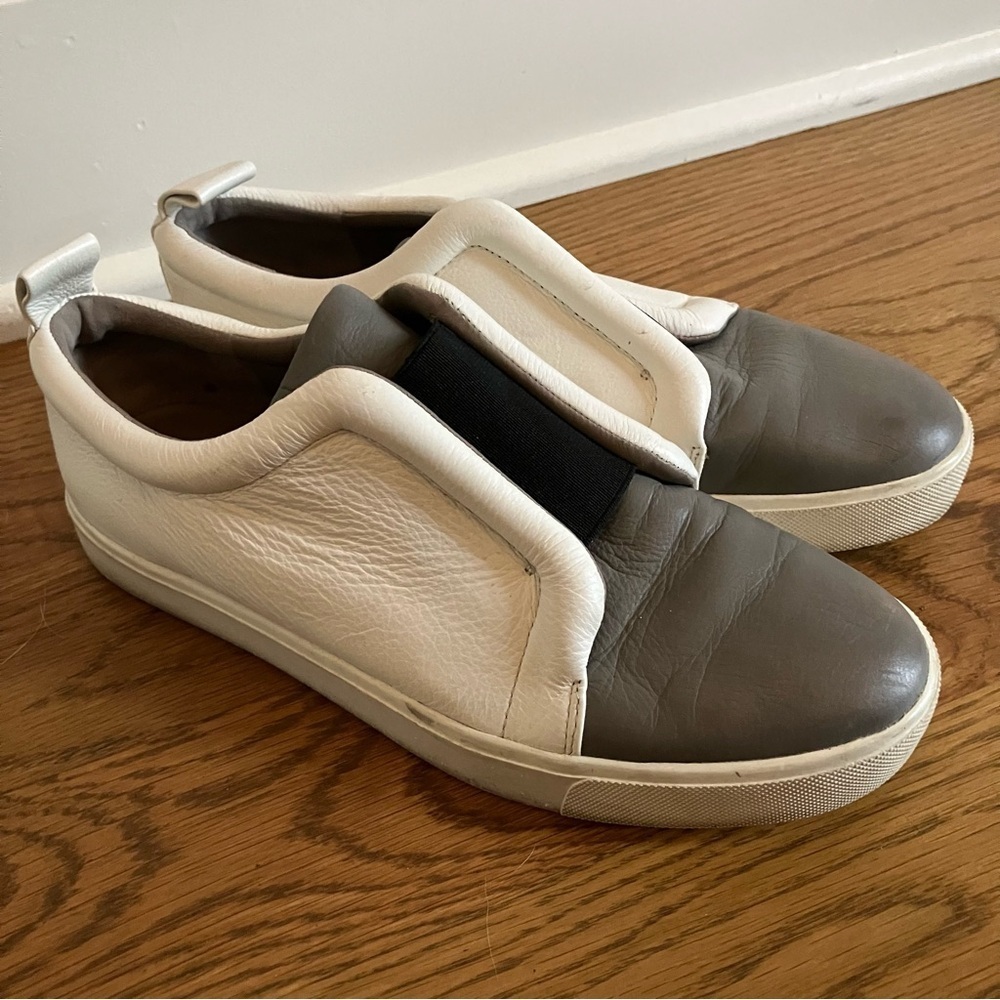 VINCE Women’s CADEN Gray & White Color-block Slip-on Leather Sneakers Shoes (8)